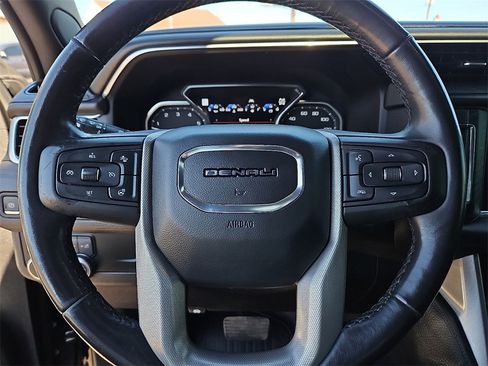 Used 2021 GMC Yukon Denali w/ Denali Premium Package image 30