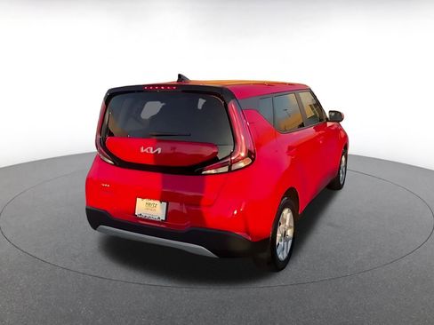 Used 2025 Kia Soul LX w/ LX Technology Package image 12