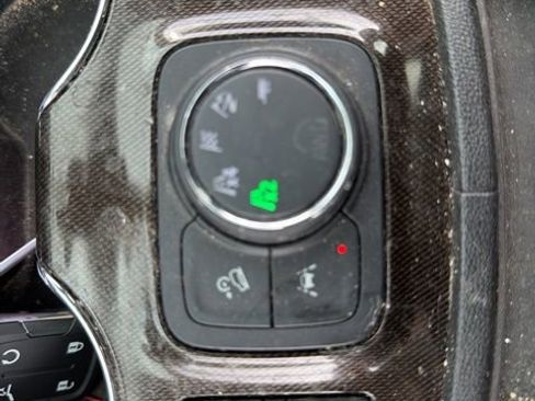 Used 2022 GMC Acadia AT4 w/ Technology Package AWD/4WD image 19