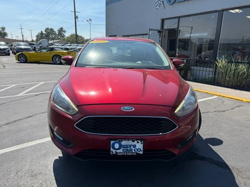 Used 2017 Ford Focus SEL w/ Cold Weather Package FWD image 2