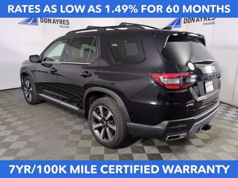 Certified 2023 Honda Pilot Elite image 3