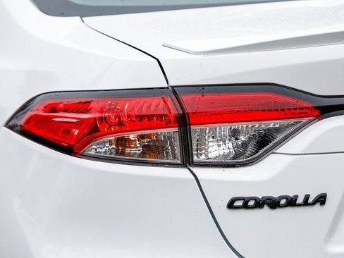 Used 2022 Toyota Corolla SE image 8