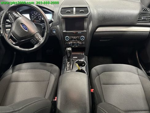 Used 2018 Ford Explorer XLT w/ Equipment Group 201A image 6