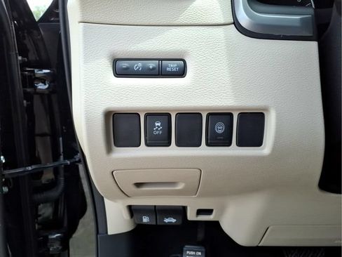 Used 2023 Nissan Murano SV AWD/4WD image 14