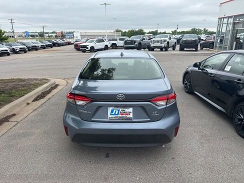 Used 2026 Toyota Corolla LE w/ LE Premium Package FWD image 5