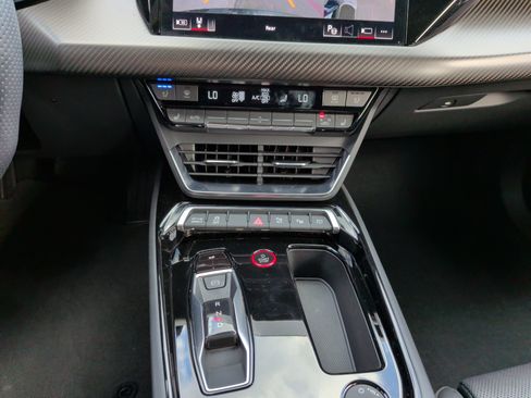 Certified 2022 Audi e-tron GT Prestige w/ Prestige Package AWD/4WD image 27