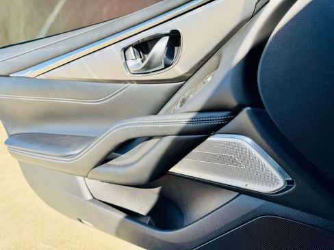 Used 2019 INFINITI Q60 3.0t Luxe w/ Cargo Package RWD image 48