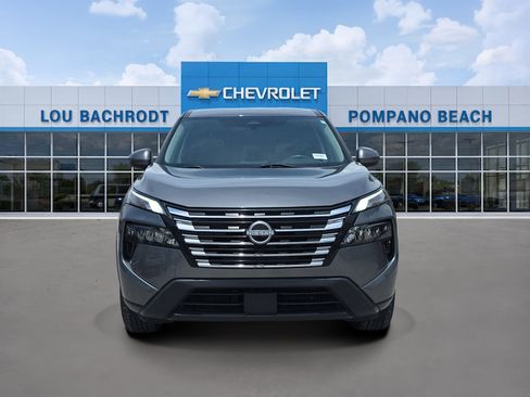Used 2024 Nissan Rogue SV FWD image 2