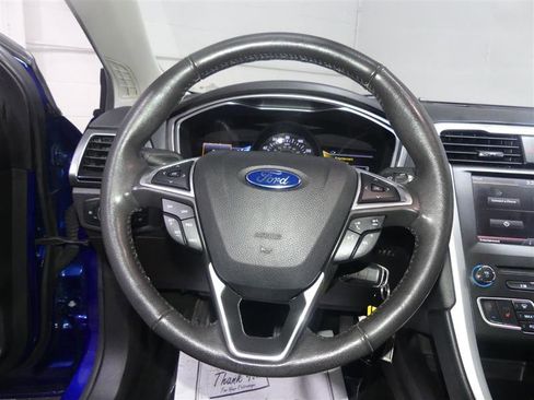 Used 2016 Ford Fusion SE image 29