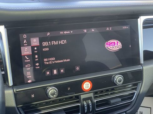 Used 2023 Porsche Macan image 10