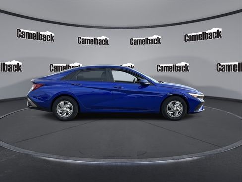 New 2025 Hyundai Elantra SE image 8