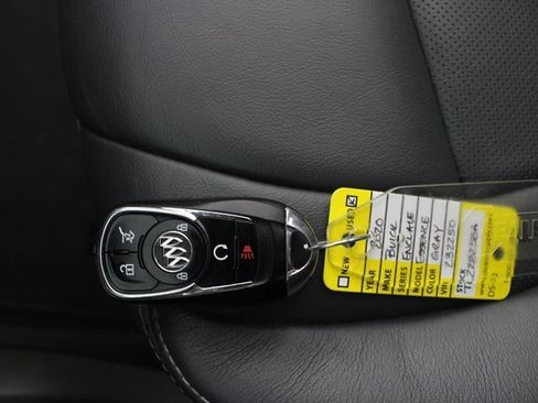 Used 2020 Buick Enclave Essence image 7