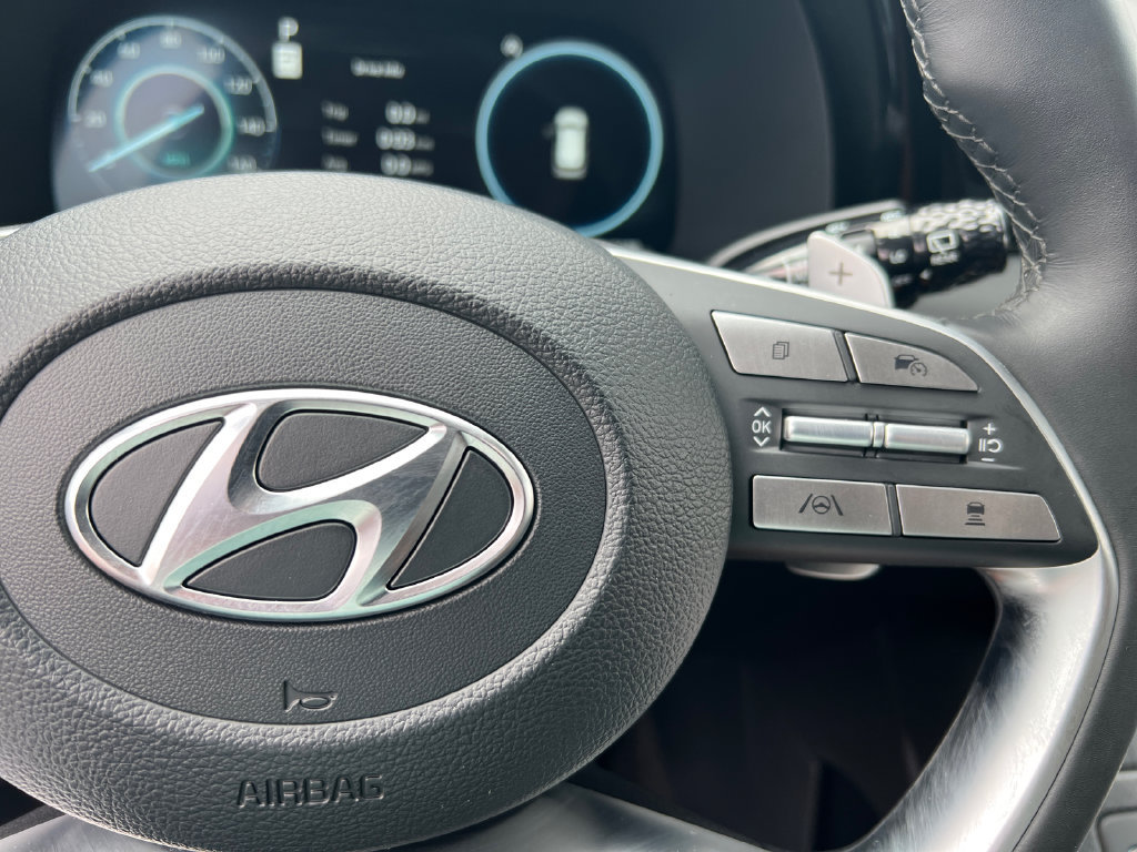 Used 2023 Hyundai Palisade Limited w/ Winter Package FWD image 33
