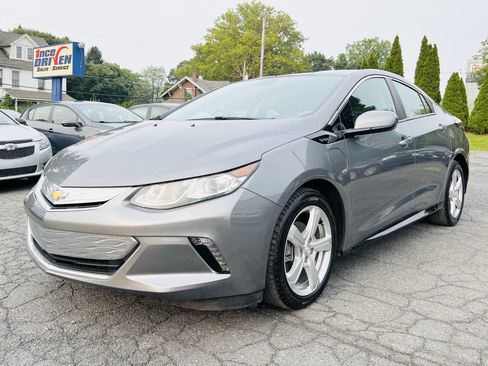 Used 2018 Chevrolet Volt LT w/ Comfort Package image 1