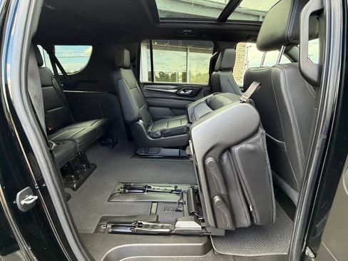 Used 2021 GMC Yukon XL Denali w/ Denali Premium Package AWD/4WD image 35