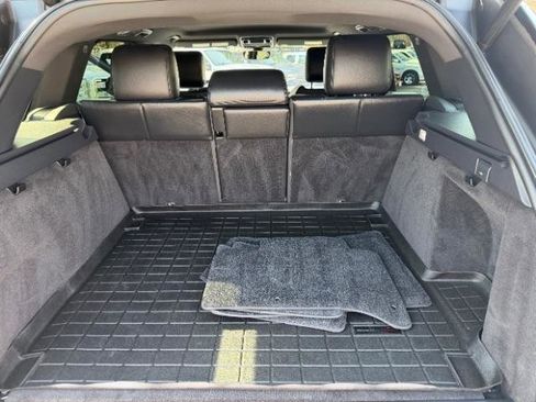 Used 2017 Land Rover Range Rover Sport SE image 33