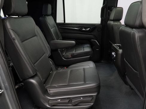 Used 2021 GMC Yukon XL Denali w/ Denali Premium Package AWD/4WD image 31