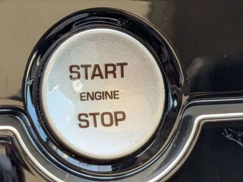 Used 2020 Jaguar F-PACE R-Sport image 37