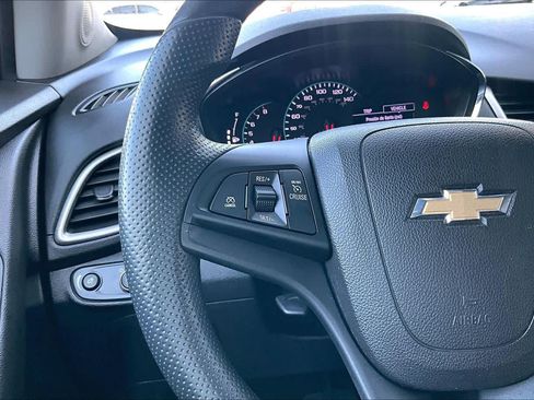 Used 2019 Chevrolet Trax LS FWD image 21