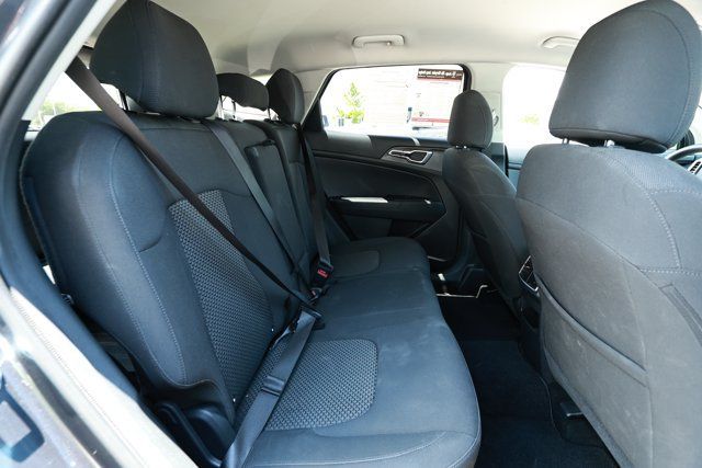 Used 2023 Kia Sportage LX AWD/4WD image 28