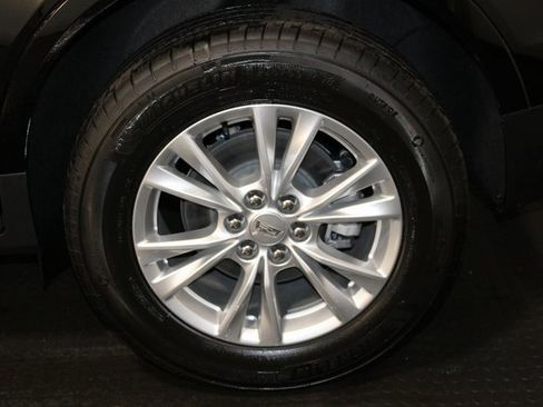 New 2025 Cadillac XT5 Luxury image 24