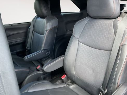 Used 2022 Toyota Sienna XSE image 6