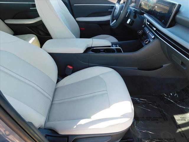 Used 2025 Hyundai Sonata SEL FWD image 26