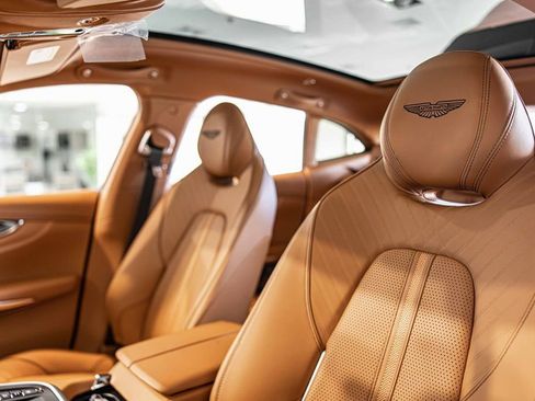 New 2026 Aston Martin DBX 707 image 19