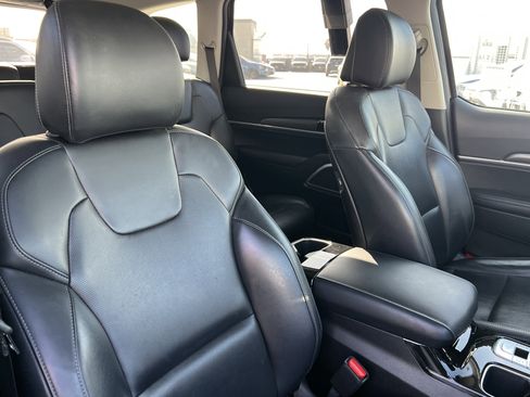 Certified 2022 Kia Telluride LX image 14