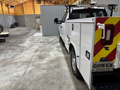 Used 2020 Ford F250 XL w/ Power Equipment Group RWD image 9