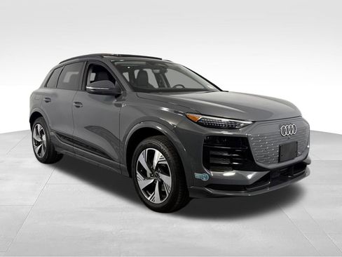 Used 2025 Audi Q6 e-tron Premium Plus w/ Premium Plus AWD/4WD image 4
