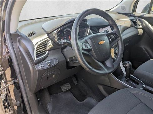 Used 2021 Chevrolet Trax LS w/ Tint and Cruise Package FWD image 10