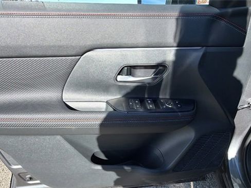 New 2026 Nissan Kicks SR w/ Cold Weather Package image 19