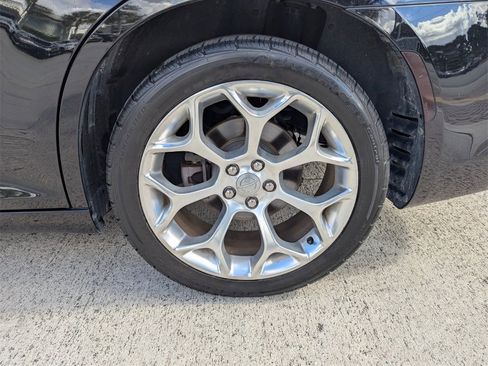 Used 2019 Chrysler 300 C w/ Sun, Sound & Nav Package image 17