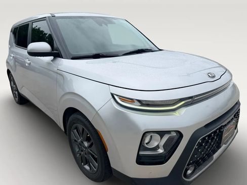 Used 2020 Kia Soul EX FWD image 4