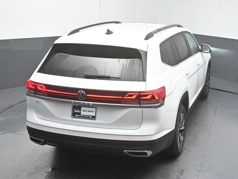 New 2026 Volkswagen Atlas SE FWD image 42
