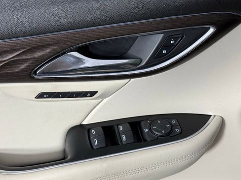 Used 2023 Buick Envision Avenir image 19