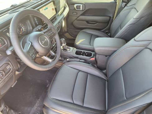 New 2026 Jeep Gladiator Sport AWD/4WD image 8