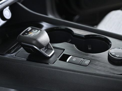 Certified 2023 Nissan Rogue SV image 18