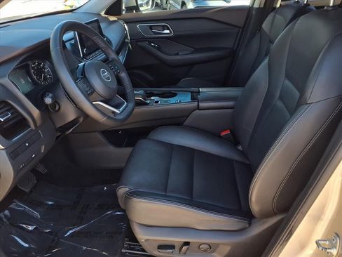 Used 2021 Nissan Rogue SL image 16