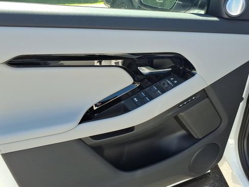 New 2026 Land Rover Range Rover Evoque Hoxton AWD/4WD image 11