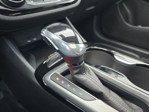 Used 2024 Buick Envista Sport Touring w/ Experience Buick Package image 27