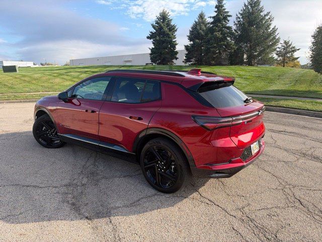 Used 2025 Chevrolet Equinox EV RS w/ LPO, All-Weather Mat Package FWD image 3