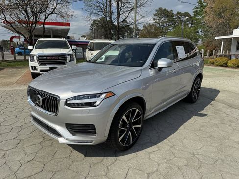 Used 2022 Volvo XC90 T6 Momentum w/ Climate Package AWD/4WD image 10