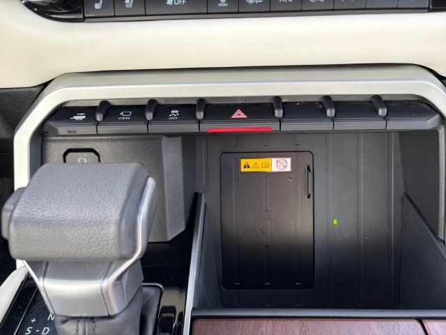 Used 2024 Toyota Tundra Capstone AWD/4WD image 20