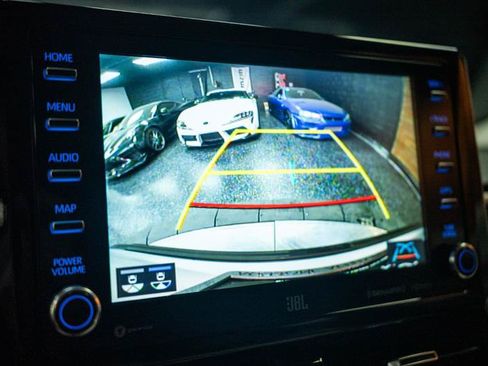Used 2022 Toyota Corolla Cross XLE w/ Convenience Package AWD/4WD image 22