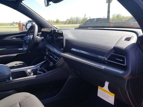 New 2026 Chevrolet Traverse LT w/ Sun and Wheel Package image 16