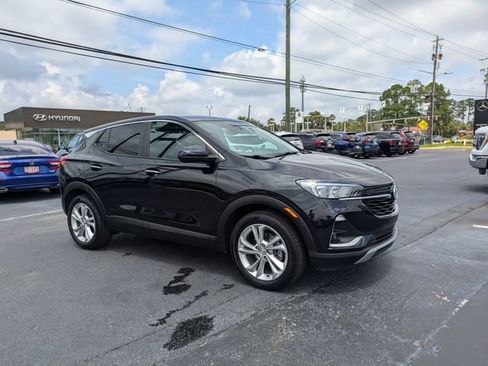 Used 2023 Buick Encore GX Preferred w/ Cold Weather Comfort Package FWD image 2