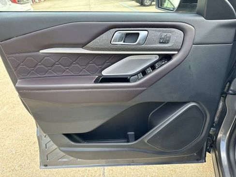 Used 2025 Ford Explorer Platinum w/ LUX Leather Package image 24