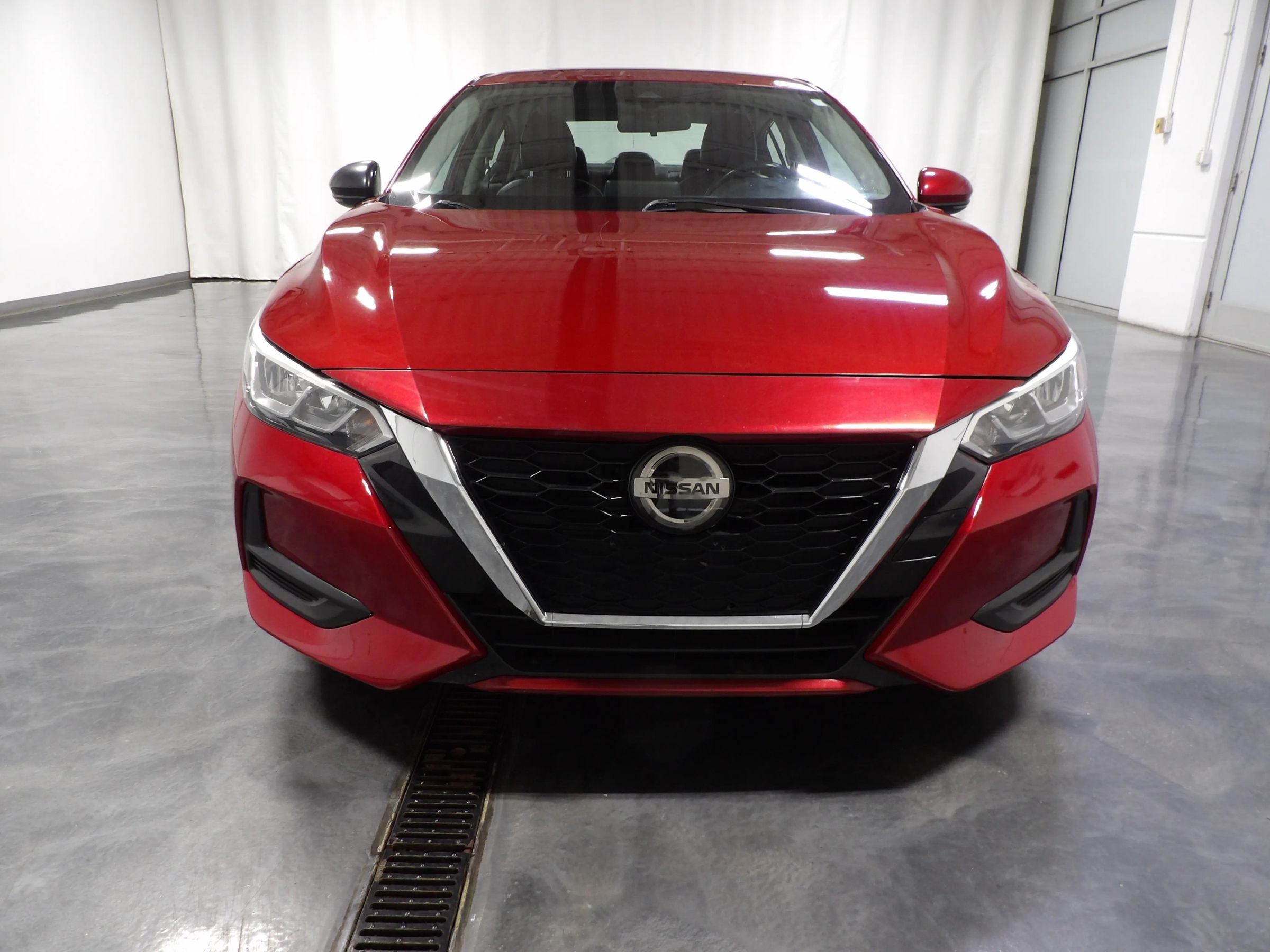 Used 2020 Nissan Sentra SV FWD image 2